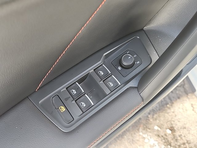 Vehicle image 24 of 30