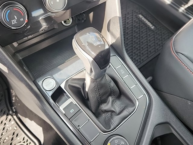 Vehicle image 16 of 30