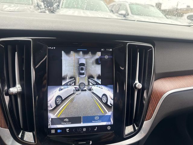 2024 Volvo S60 Plus Dark Theme Image 17 of 35