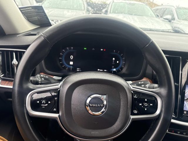 2024 Volvo S60 Plus Dark Theme Image 31 of 35