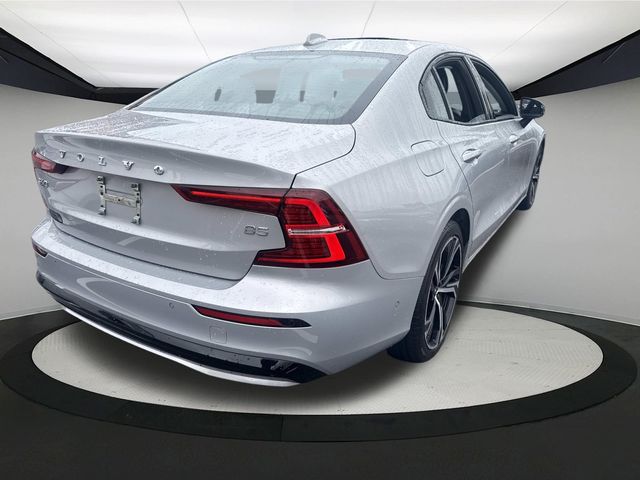 2024 Volvo S60 Plus Dark Theme Image 5 of 35