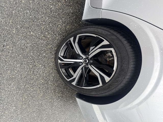 2024 Volvo S60 Plus Dark Theme Image 7 of 35