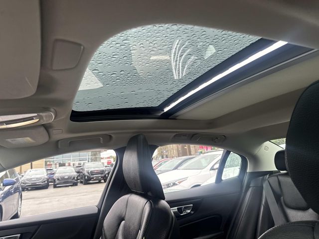 2024 Volvo S60 Plus Dark Theme Image 26 of 35