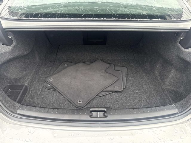 2024 Volvo S60 Plus Dark Theme Image 9 of 35