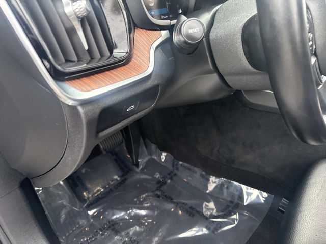 2024 Volvo S60 Plus Dark Theme Image 28 of 35