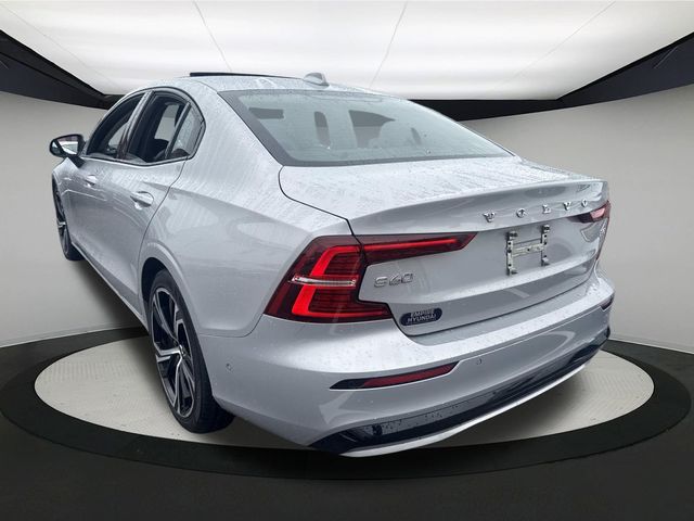 2024 Volvo S60 Plus Dark Theme Image 34 of 35