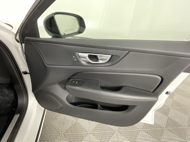 2024 Volvo S60 Plus Dark Theme Image 19 of 20