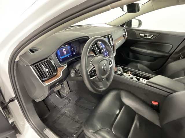 2024 Volvo S60 Plus Dark Theme Image 16 of 20