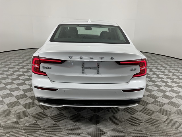 2024 Volvo S60 Plus Dark Theme Image 6 of 20