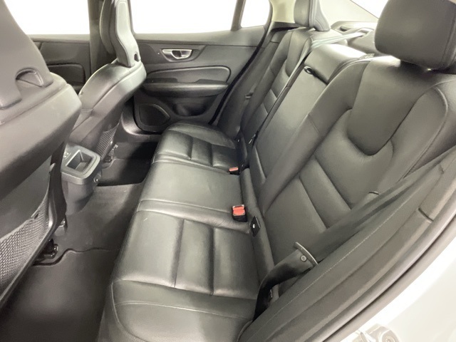 2024 Volvo S60 Plus Dark Theme Image 13 of 20