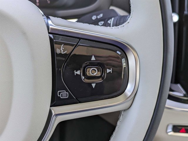 Vehicle image 22 of 46