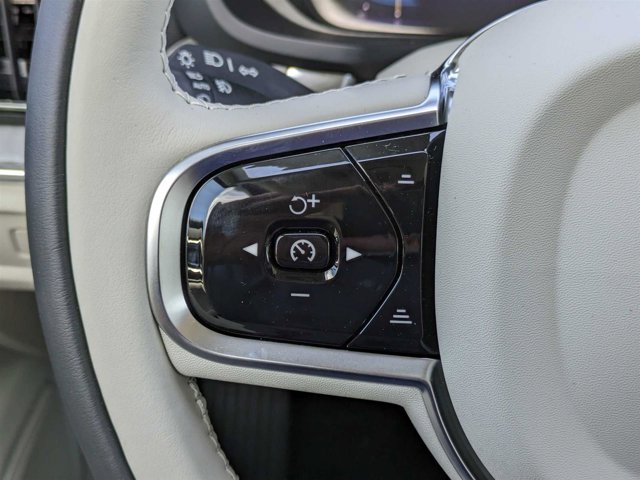 Vehicle image 21 of 46