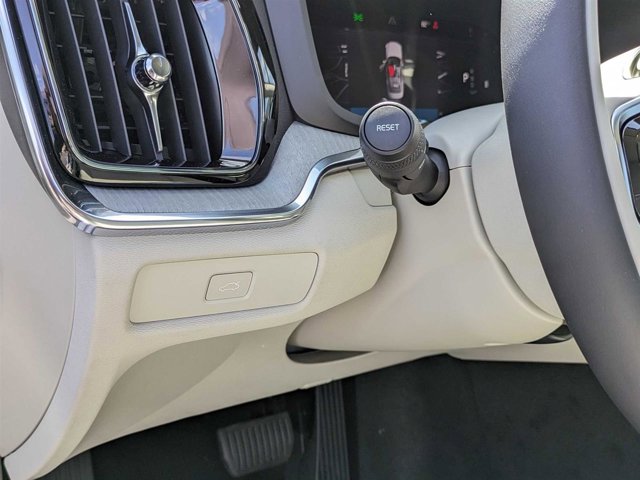 Vehicle image 19 of 46