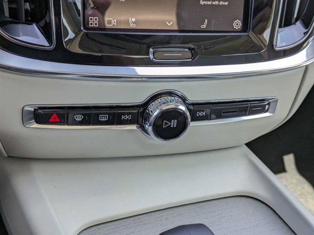 Vehicle image 29 of 46