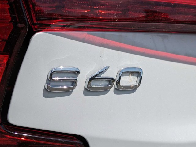 Vehicle image 10 of 46