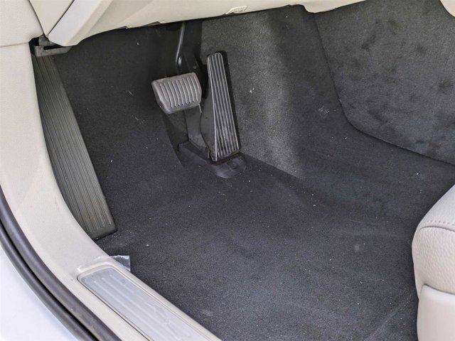 Vehicle image 17 of 46