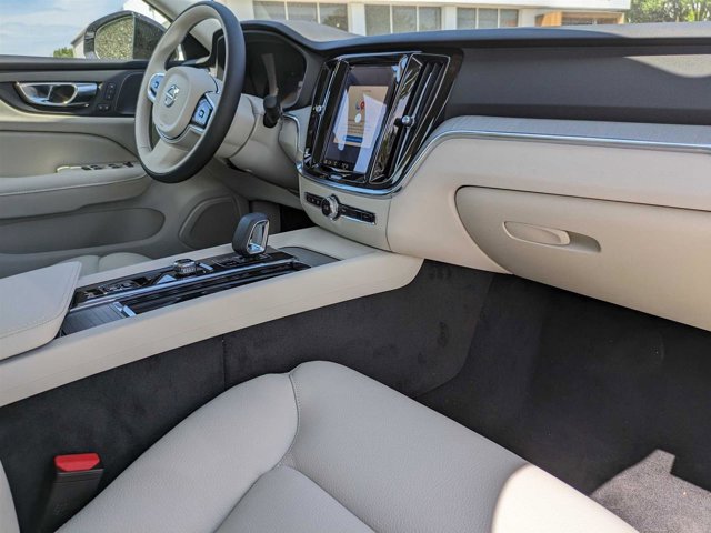 Vehicle image 43 of 46