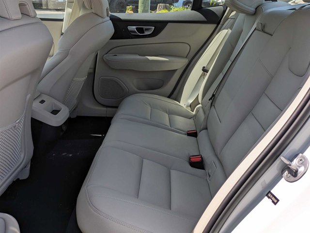 Vehicle image 34 of 46