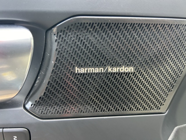 2024 Volvo XC40 Plus Bright Theme Image 25 of 31