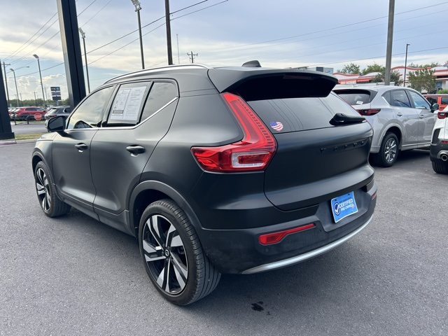 2024 Volvo XC40 Plus Bright Theme Image 4 of 31