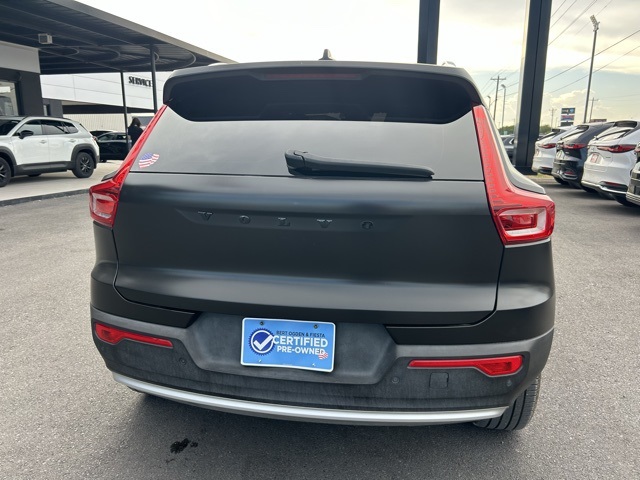 2024 Volvo XC40 Plus Bright Theme Image 7 of 31