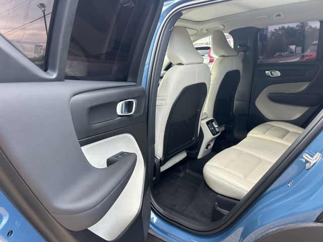 2024 Volvo XC40 Plus Bright Theme Image 30 of 31