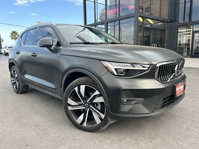 2024 Volvo XC40 Plus Bright Theme Image 3 of 31