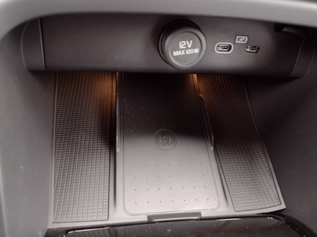 Vehicle image 41 of 77