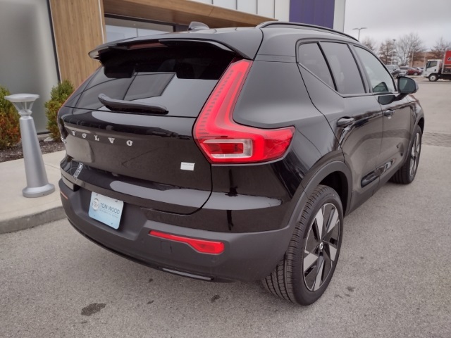 Vehicle image 6 of 77