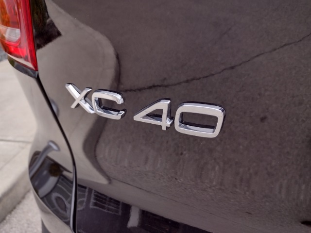 Vehicle image 13 of 77
