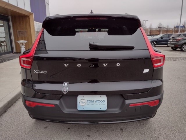 Vehicle image 9 of 77