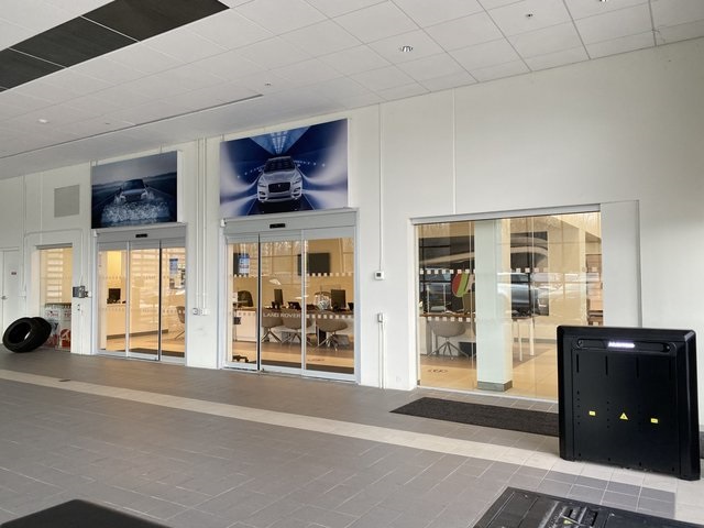 Vehicle image 49 of 77