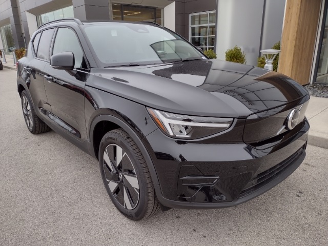 Vehicle image 4 of 77