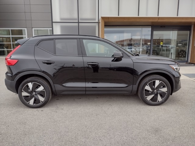 Vehicle image 5 of 77