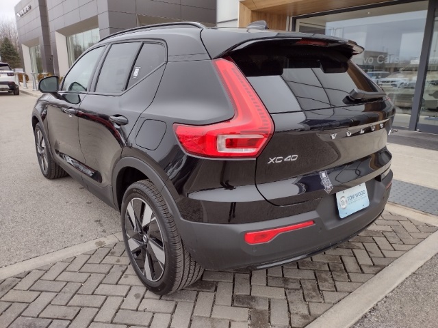 Vehicle image 7 of 77