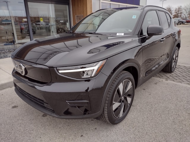 Vehicle image 2 of 77