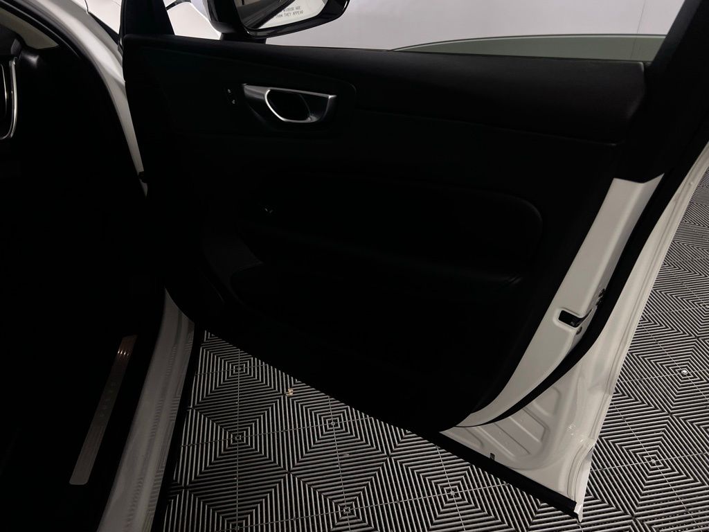 2024 Volvo XC60 Core Dark Theme Image 42 of 43