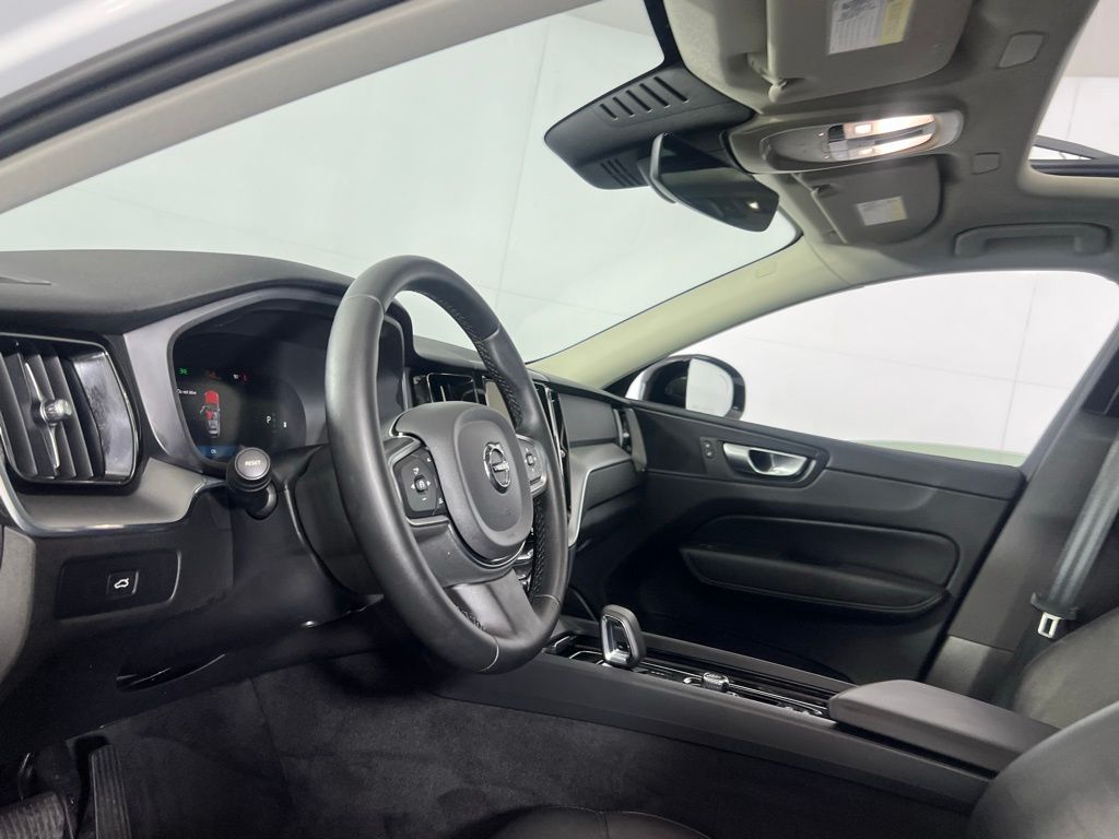 2024 Volvo XC60 Core Dark Theme Image 19 of 43