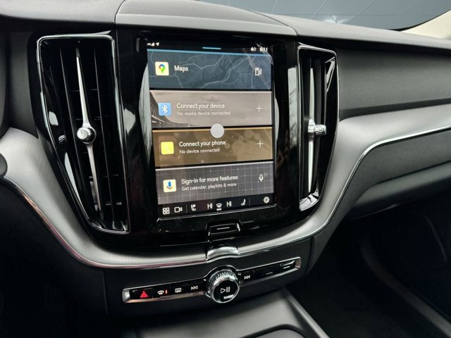2024 Volvo XC60 Core Dark Theme Image 23 of 39
