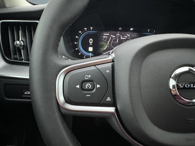 2024 Volvo XC60 Core Dark Theme Image 19 of 39