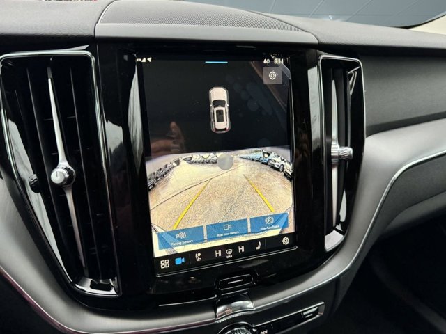 2024 Volvo XC60 Core Dark Theme Image 24 of 39