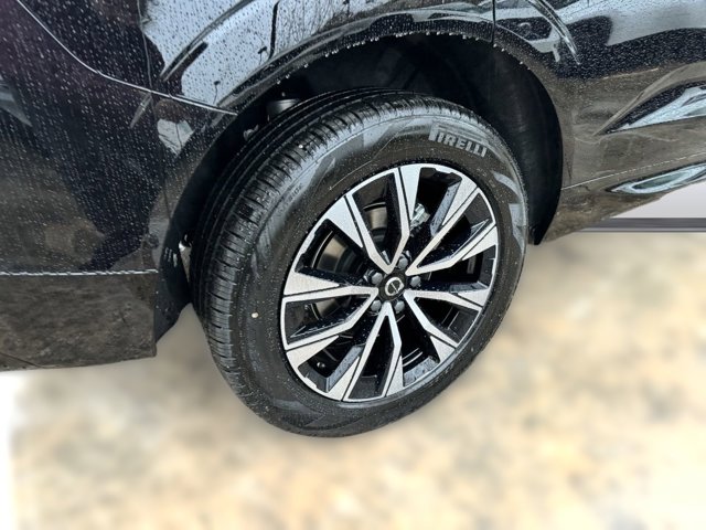 2024 Volvo XC60 Core Dark Theme Image 10 of 39