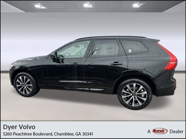 2024 Volvo XC60 Core Dark Theme Image 7 of 39