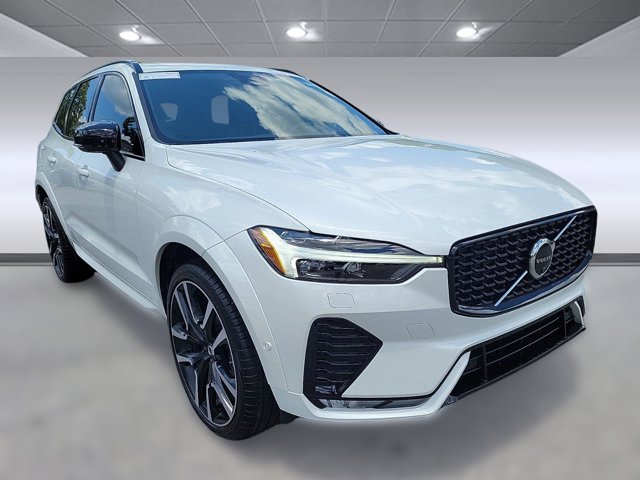 2024 Volvo XC60 Ultimate Dark Theme Image 5 of 36