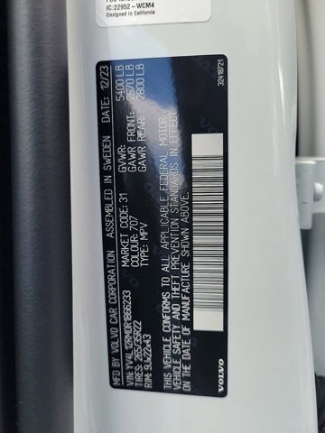 2024 Volvo XC60 Ultimate Dark Theme Image 33 of 36