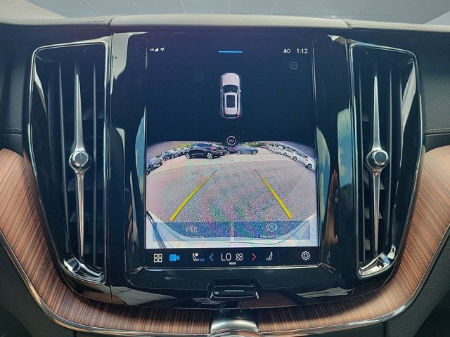 2024 Volvo XC60 Ultimate Dark Theme Image 22 of 36