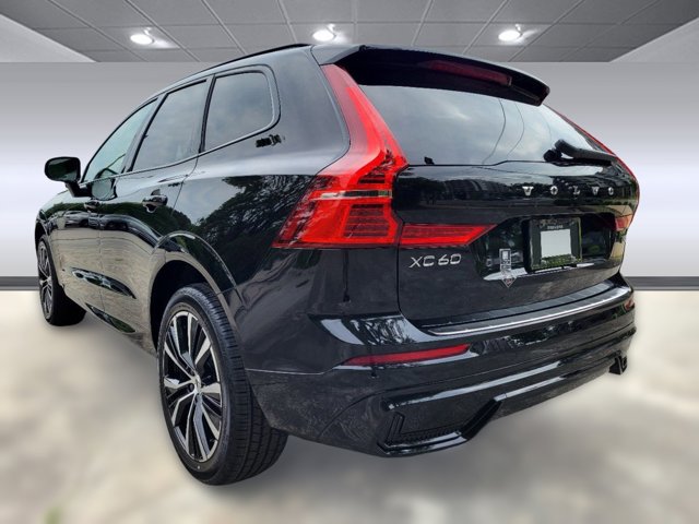 2024 Volvo XC60 Ultimate Dark Theme Image 7 of 42