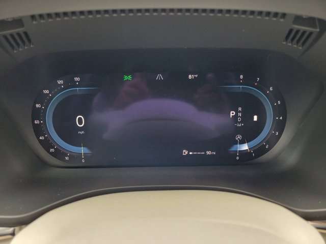 2024 Volvo XC60 Ultimate Dark Theme Image 21 of 42