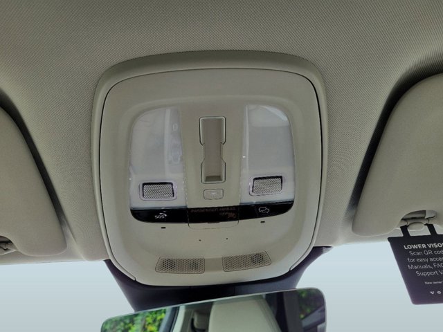 2024 Volvo XC60 Ultimate Dark Theme Image 33 of 42