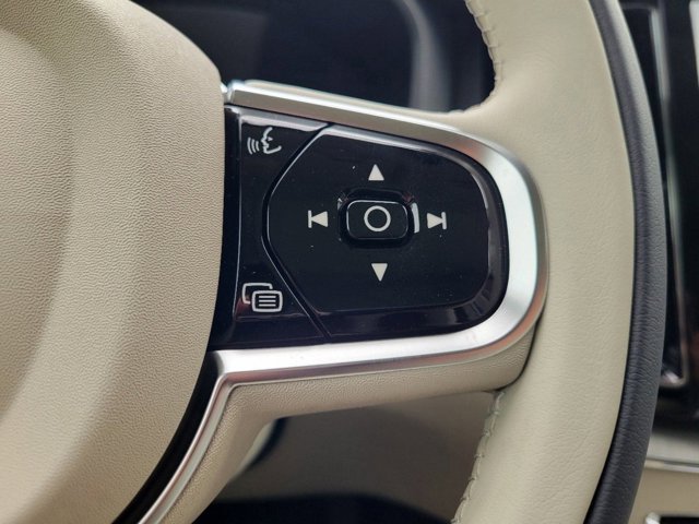 2024 Volvo XC60 Ultimate Dark Theme Image 37 of 42